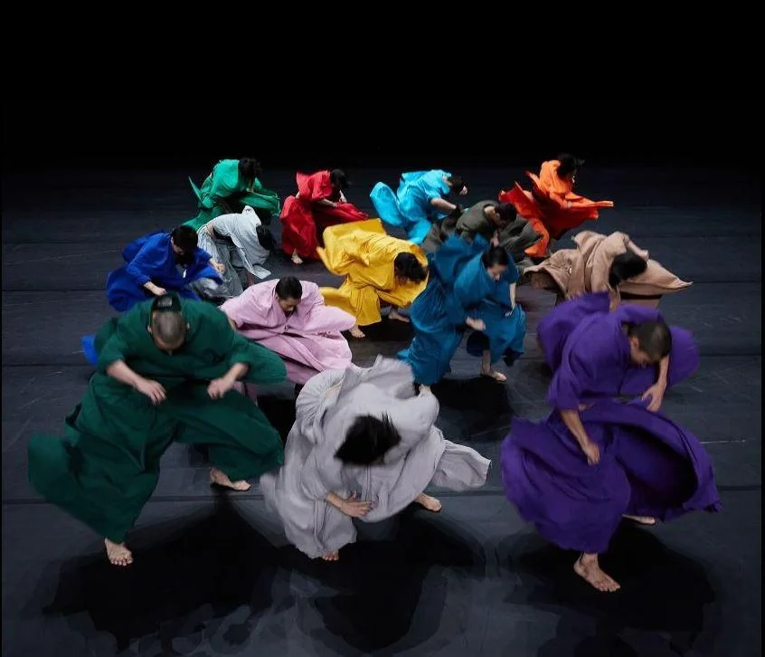 Alkuperäislähteen julkaisema kuva uutiseen: Aasialaista nykytanssia ja palkittua teatteria Bretónissa viikonloppuna